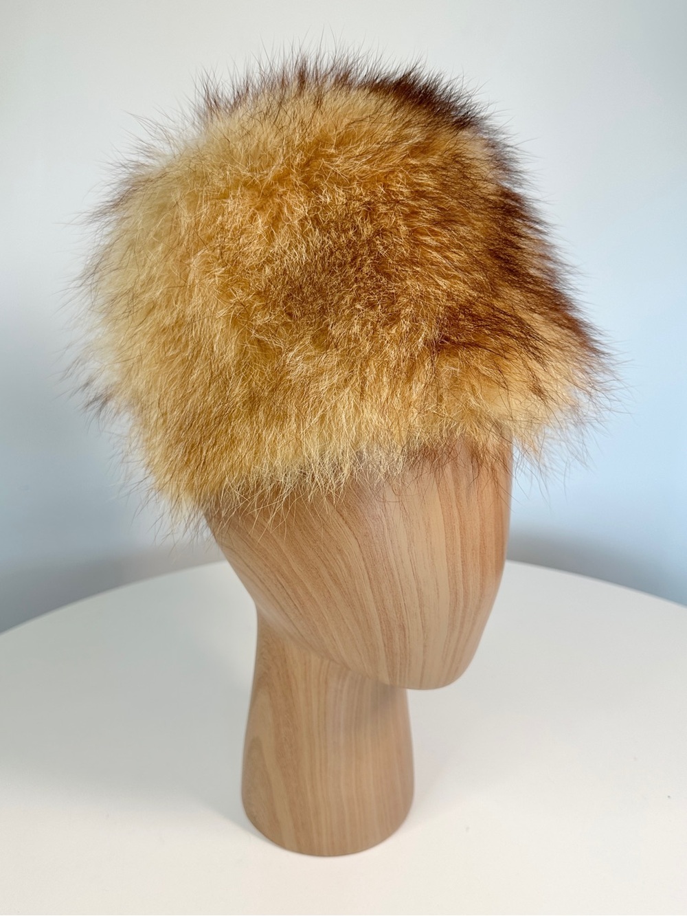 Luxurious Vintage Fur Hat - Golden Brown